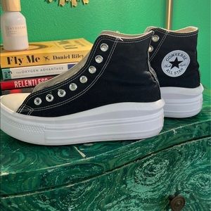 Women’s platform black canvas converse all stars. Size 7.5. No laces.